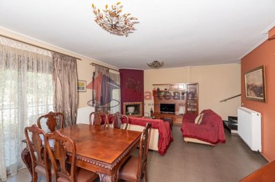 imgaabc85aa-3ad9-49f0-b184-66579a39e15b