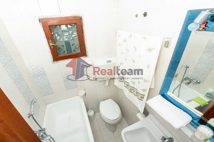 Image No.20-5 Bed Property for sale