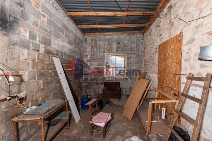 Image No.10-2 Bed Property for sale