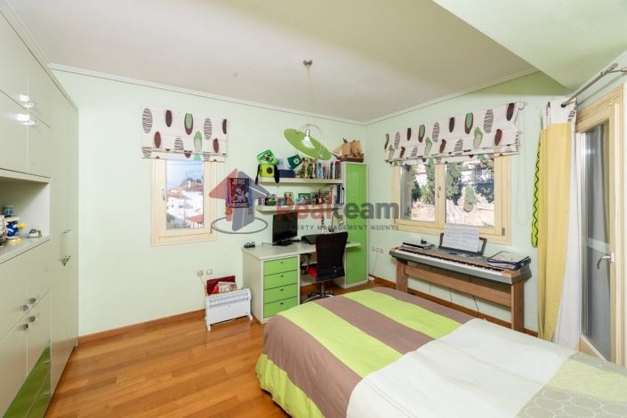 Image No.16-5 Bed Property for sale