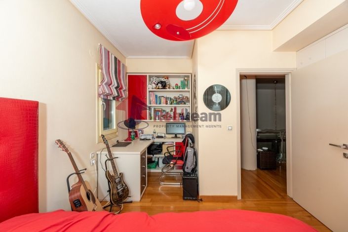 Image No.18-5 Bed Property for sale