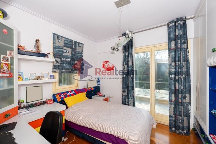 Image No.19-5 Bed Property for sale