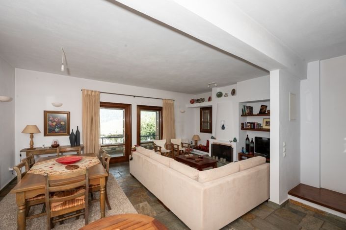 Image No.18-3 Bed Property for sale