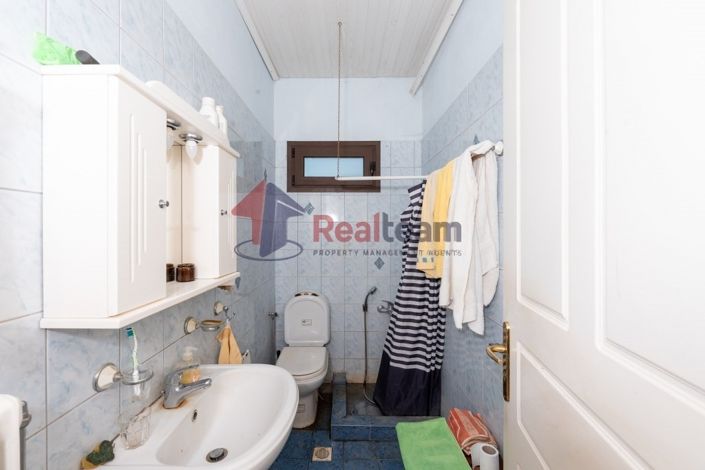 Image No.17-3 Bed Property for sale