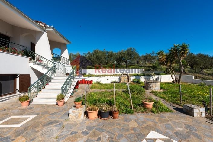 Image No.9-3 Bed Property for sale