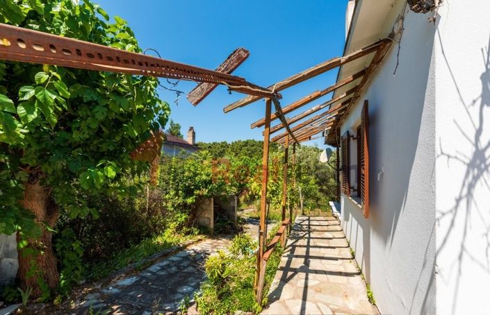 Image No.10-1 Bed Property for sale