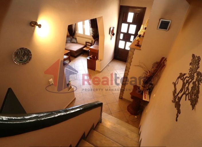 Image No.13-3 Bed Property for sale