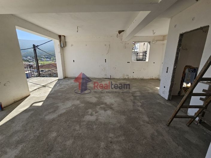 Image No.13-2 Bed Property for sale