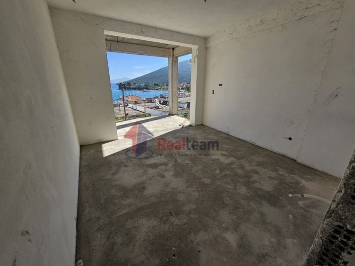 Image No.14-2 Bed Property for sale