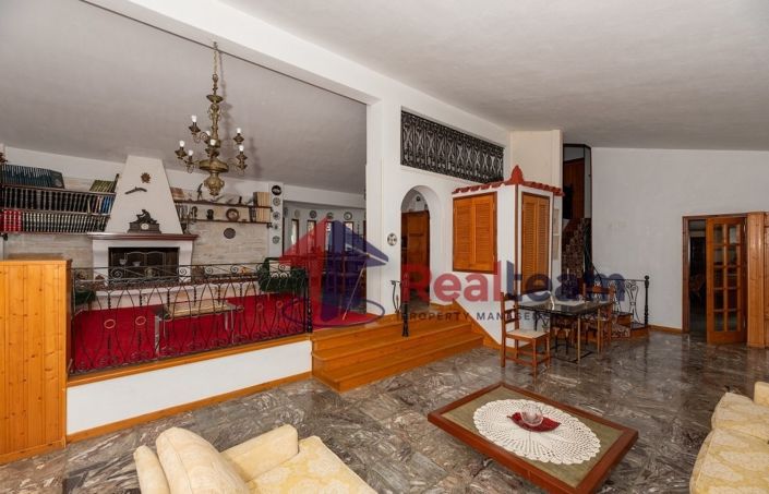 Image No.3-3 Bed Property for sale