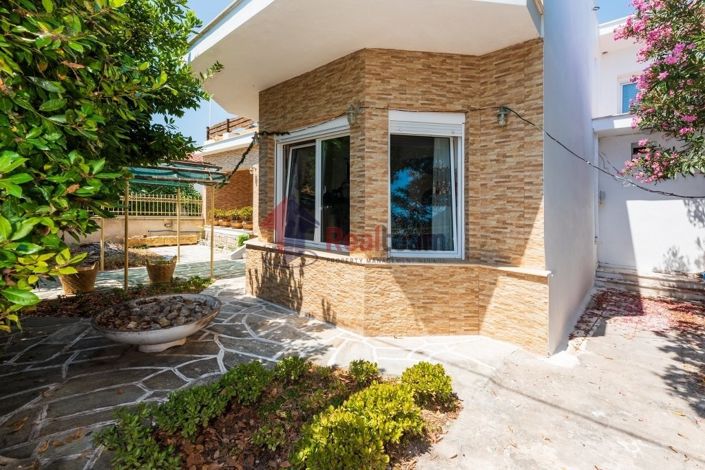 Image No.4-5 Bed Property for sale