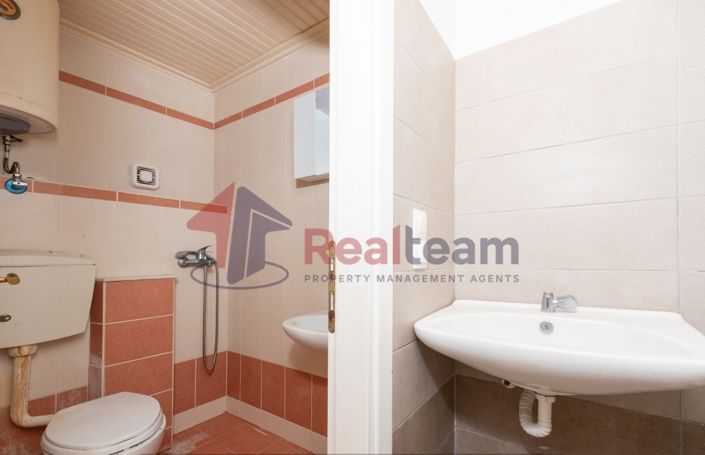 Image No.12-2 Bed Property for sale