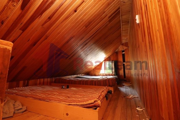 Image No.11-3 Bed Property for sale