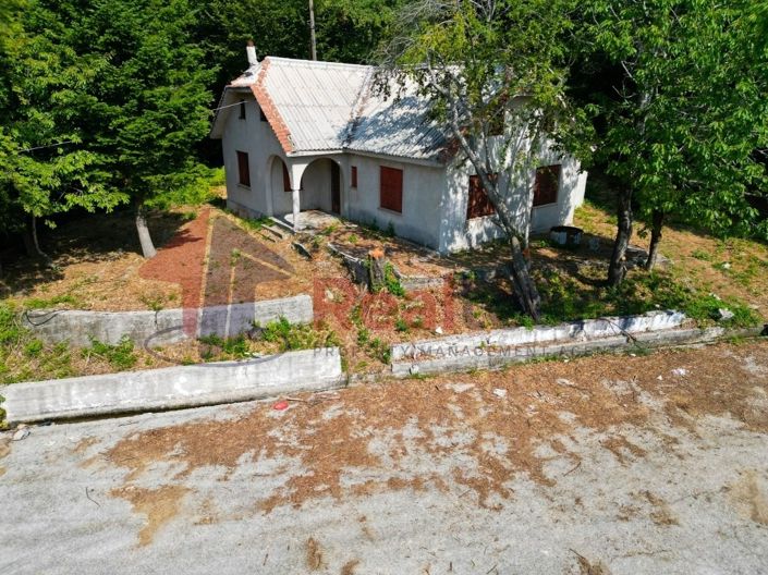 Image No.3-3 Bed Property for sale