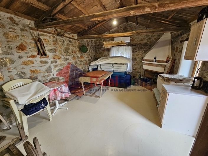 Image No.9-1 Bed Property for sale