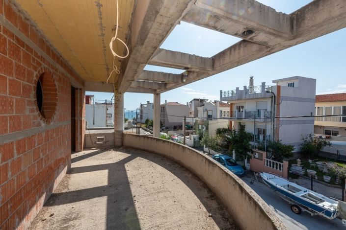 Image No.13-3 Bed Property for sale