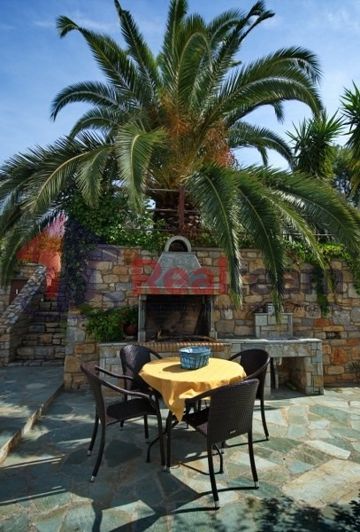 Image No.12-2 Bed Property for sale