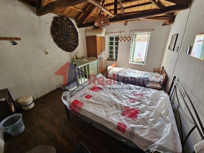 Image No.9-2 Bed Property for sale