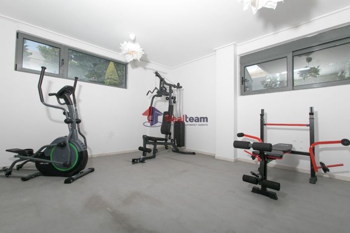 Image No.17-6 Bed Maisonette for sale