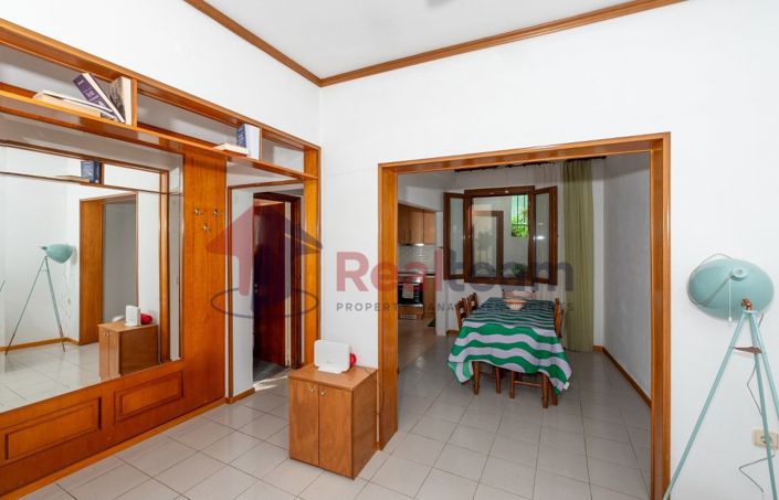 Image No.11-2 Bed Property for sale