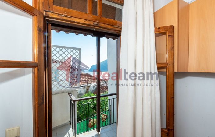 Image No.21-2 Bed Property for sale