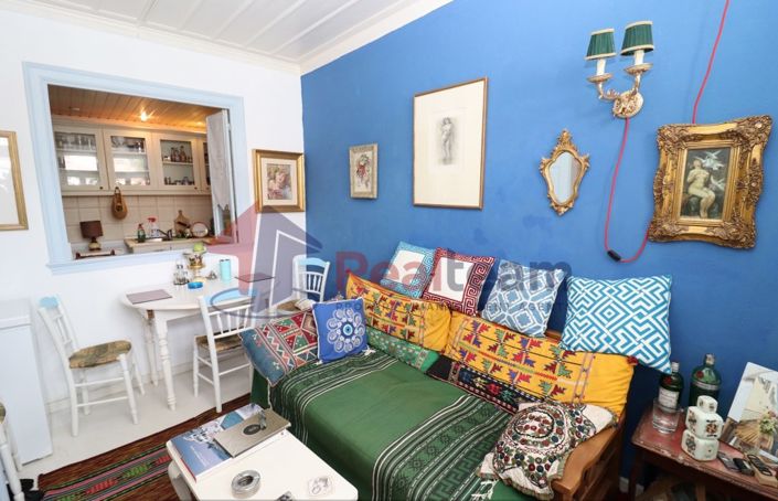 Image No.10-1 Bed Property for sale