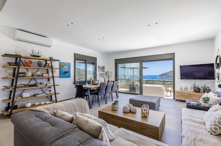 Image No.2-4 Bed Villa for sale