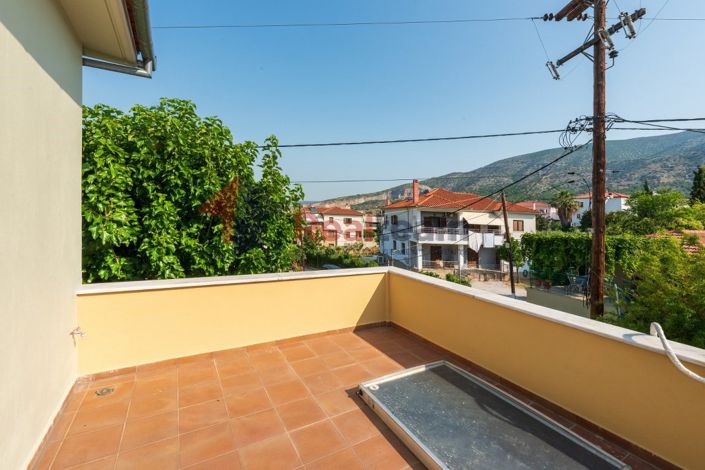 Image No.19-4 Bed Property for sale