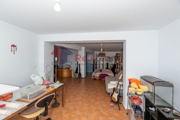 Image No.20-4 Bed Property for sale