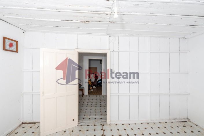 Image No.11-2 Bed Property for sale