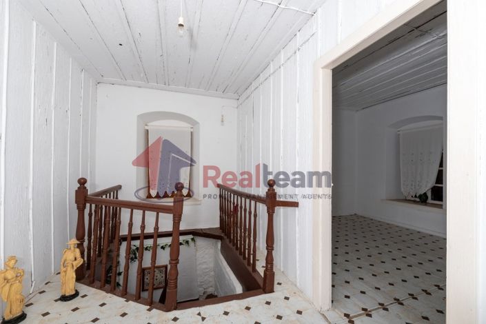 Image No.12-2 Bed Property for sale