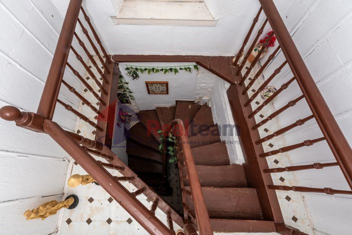 Image No.15-2 Bed Property for sale