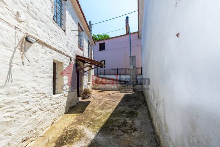 Image No.16-2 Bed Property for sale