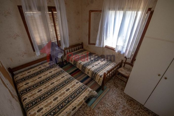 Image No.18-2 Bed Property for sale