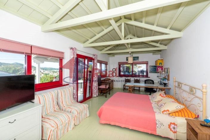 Image No.12-4 Bed Property for sale