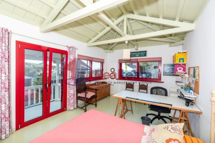 Image No.17-4 Bed Property for sale