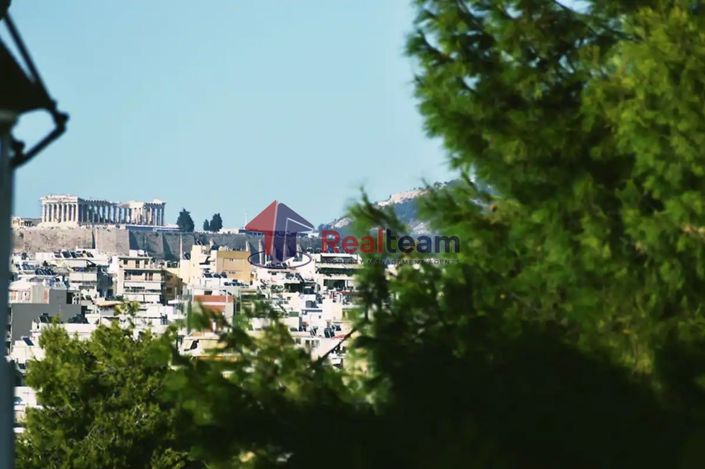 Image No.30-7 Bed Property for sale