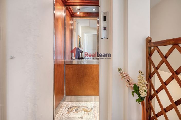 Image No.4-7 Bed Property for sale