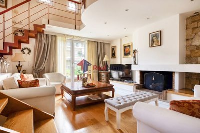 2fadcaa74a7642a5afd299e405ce93a9