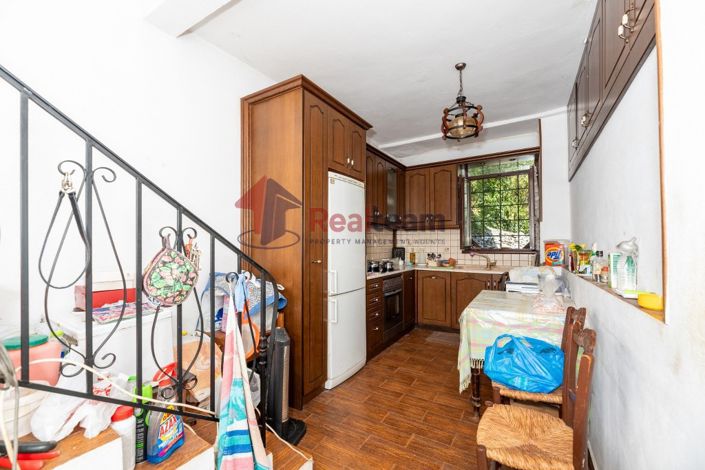 Image No.11-5 Bed Property for sale