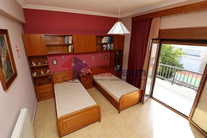 Image No.10-2 Bed Property for sale