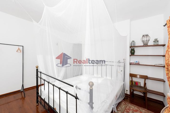 Image No.13-2 Bed Property for sale