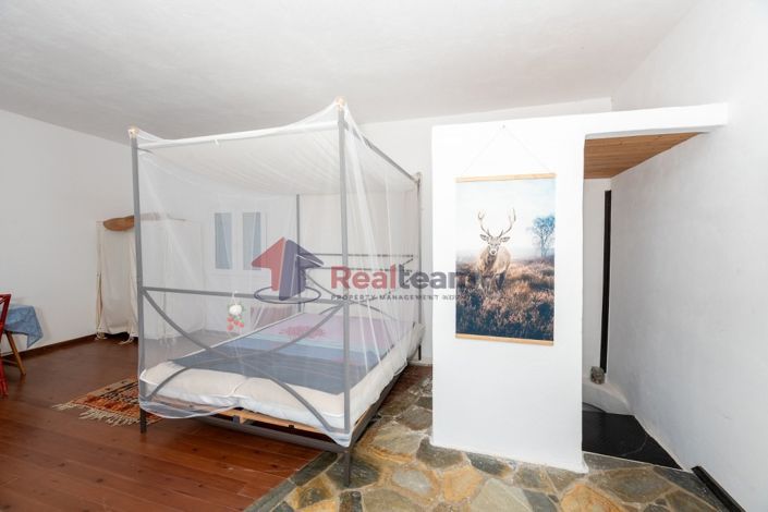 Image No.15-2 Bed Property for sale