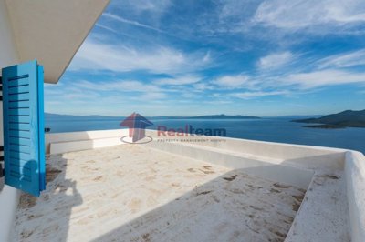 dfbaf9e6d5f74690bdbcaa50eb3b9c9d