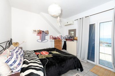 4027584f93b2440abe856342cba1ae82