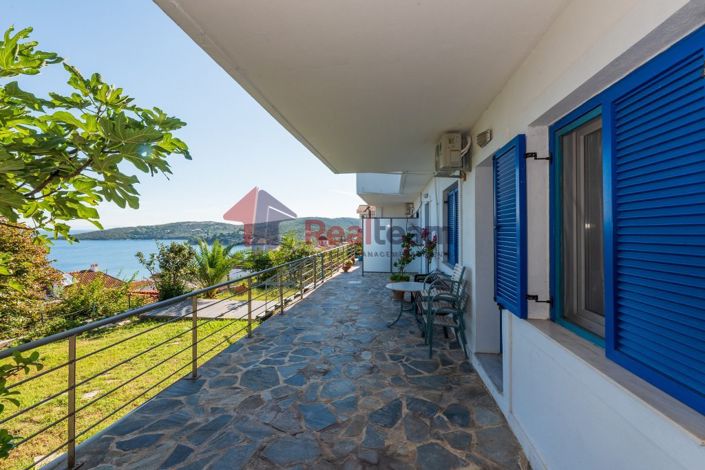 Image No.19-4 Bed Property for sale