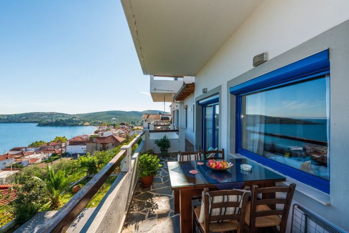 Image No.2-4 Bed Property for sale