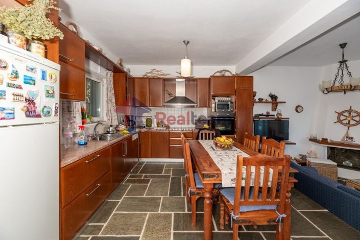 Image No.7-4 Bed Property for sale