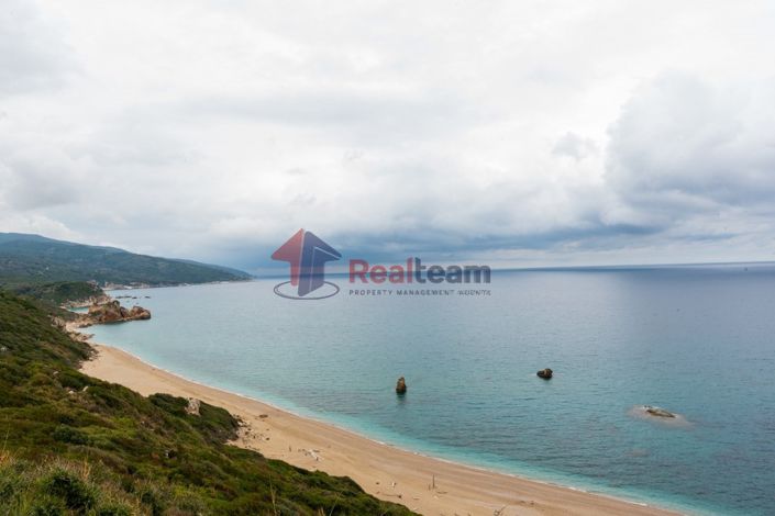 Image No.1-6 Bed Property for sale