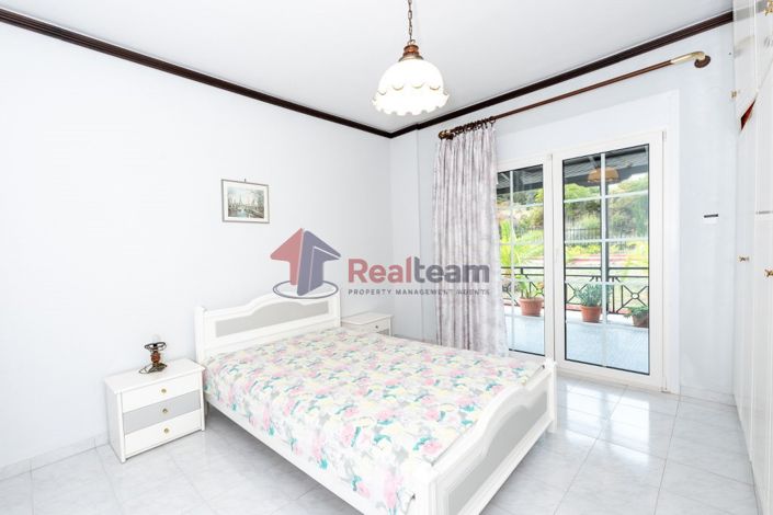 Image No.11-6 Bed Property for sale